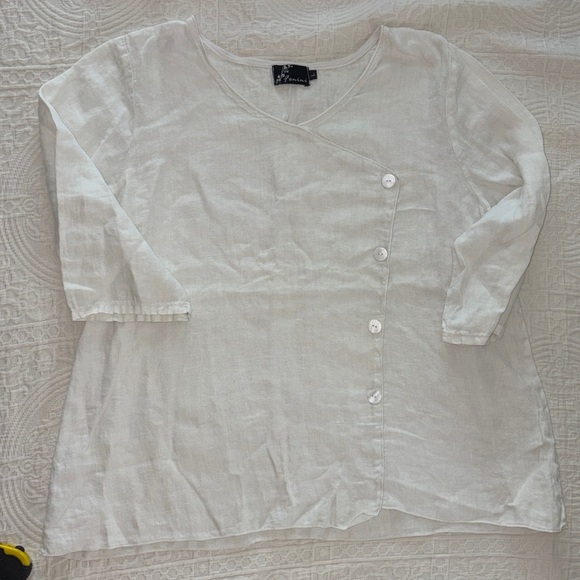 Cream Asymmetrical Button Blouse - Picture 5 of 5